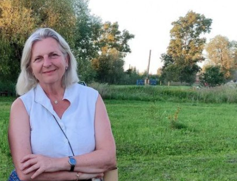 Стала пропагандисткою: медіа розкрили, скільки заробляє есголова МЗС Австрії Карін Кнайсль після переїзду до Росії