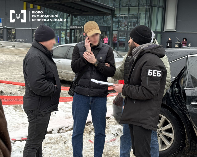 Фальшивомонетники реалізовували підробки за півціни – тобто, по 50 доларів.