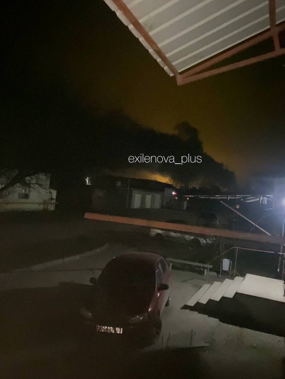 Піднявся дим: у російському Тихорецьку атаковано нафтобазу. Фото і відео