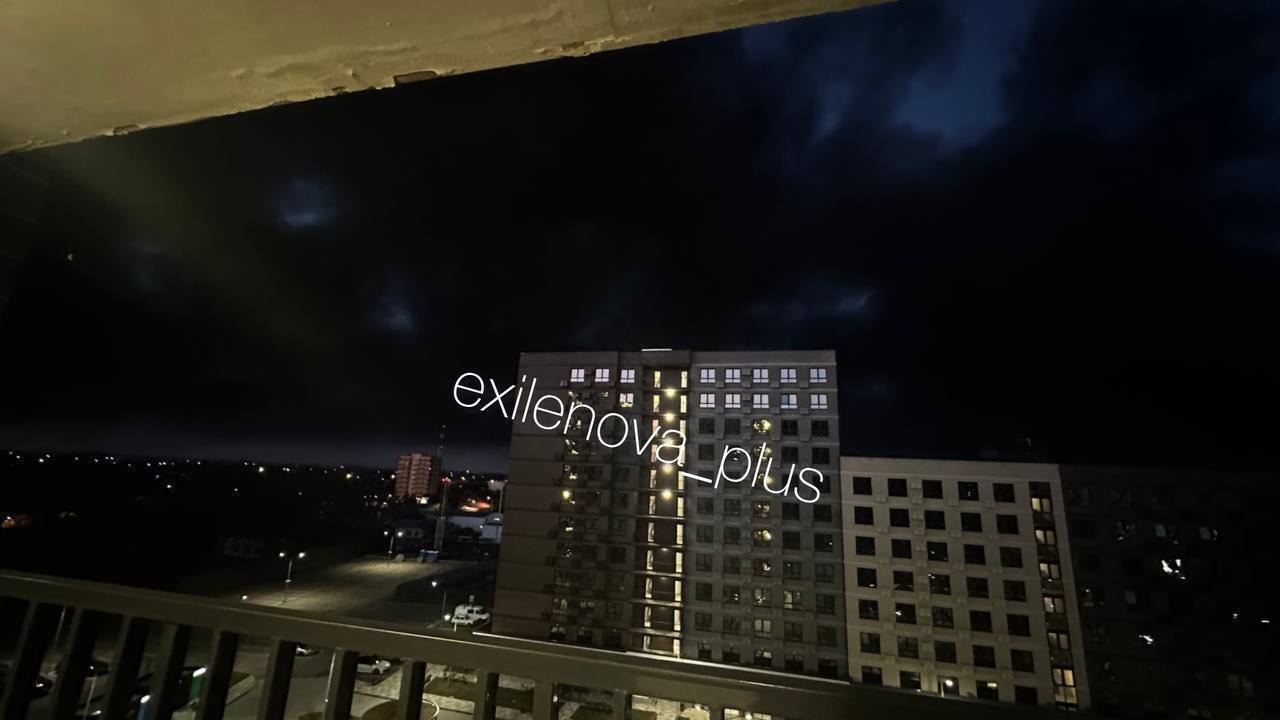 Піднявся дим: у російському Тихорецьку атаковано нафтобазу. Фото і відео