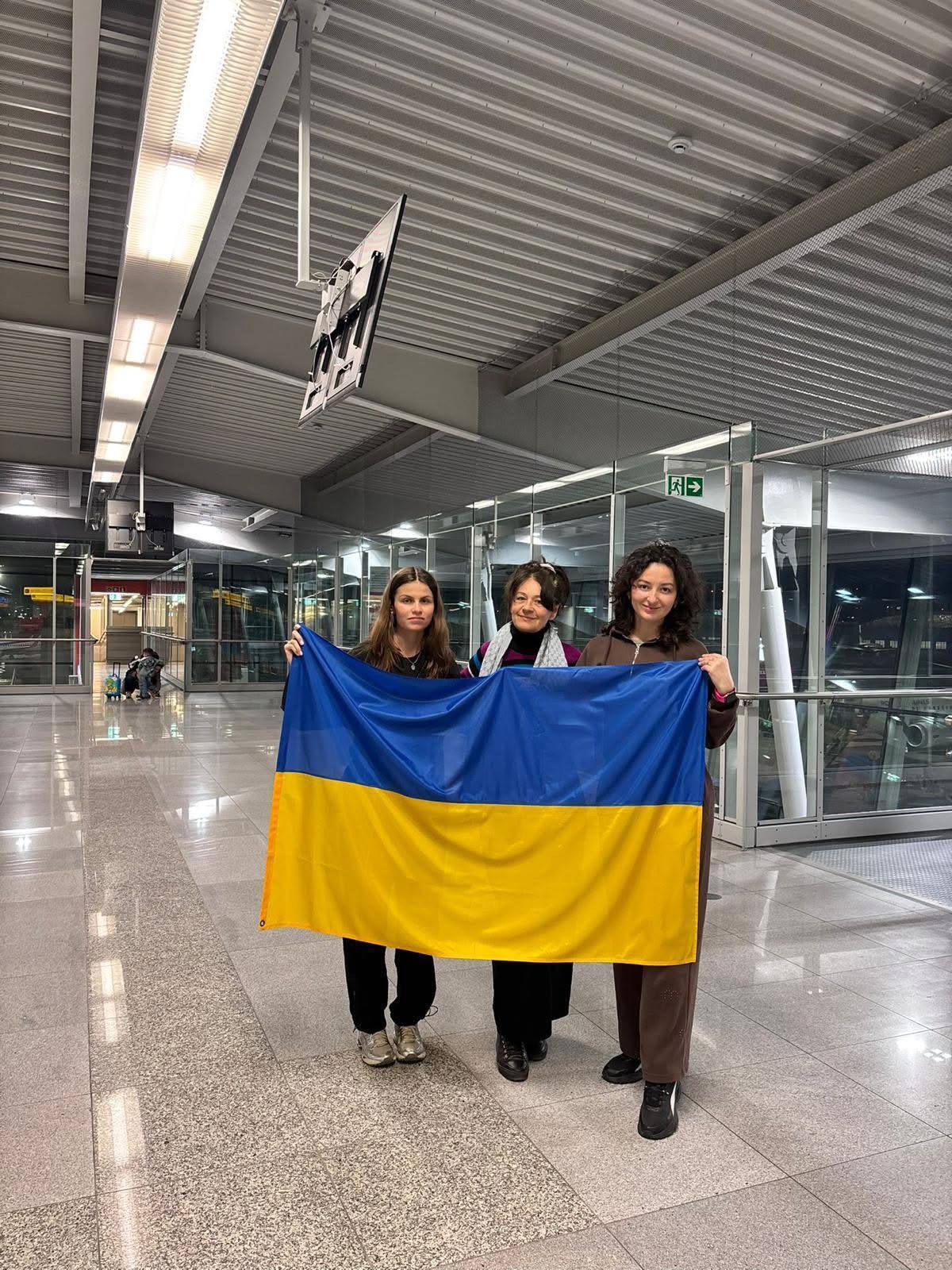 С Ближнего Востока в Варшаву эвакуировали 16 граждан Украины: в МИД раскрыли подробности