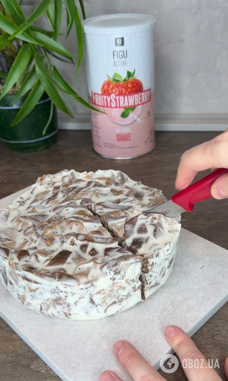 Смачний домашній торт з млинців: випікати не доведеться