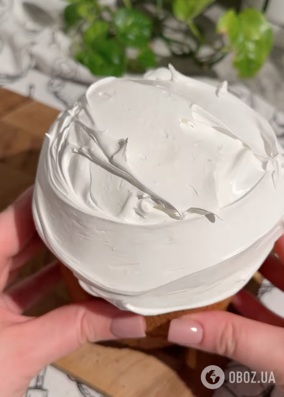 Самая удачная белковая глазурь для паски, которая не будет трескаться: готовится 2 минуты