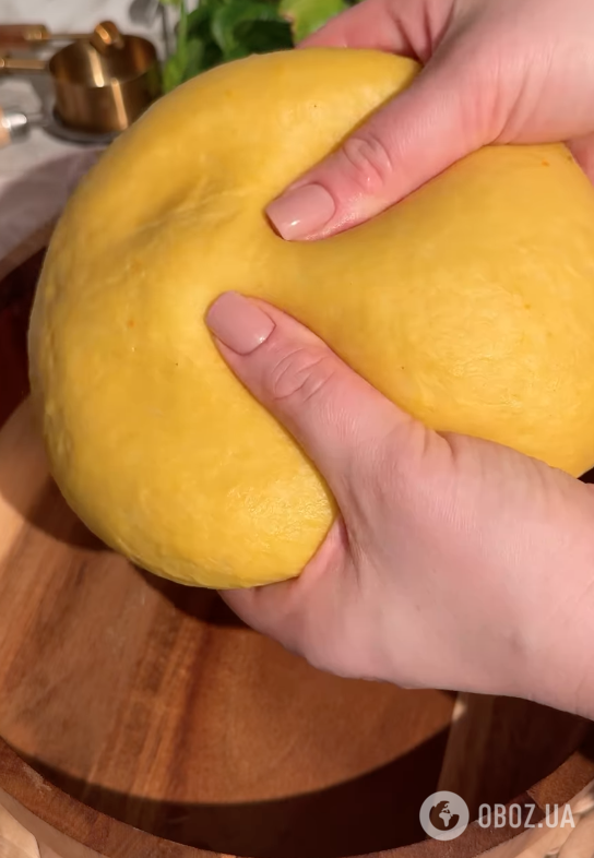 Пишна, як пух паска на 6 жовтках: ділимося рецептом Великодньої випічки