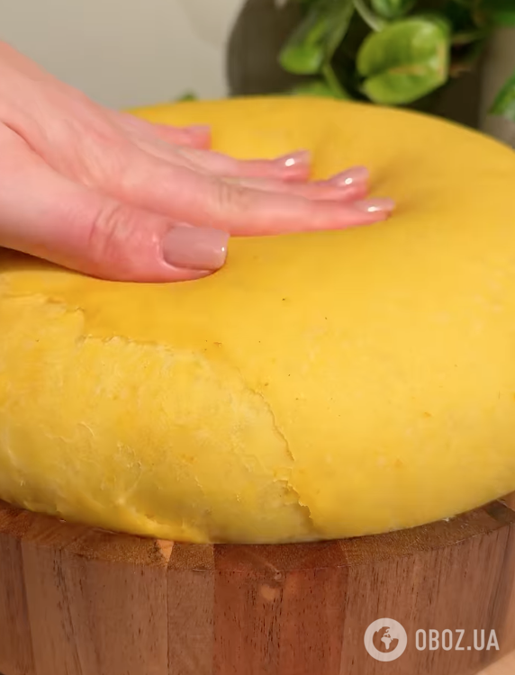 Пишна, як пух паска на 6 жовтках: ділимося рецептом Великодньої випічки