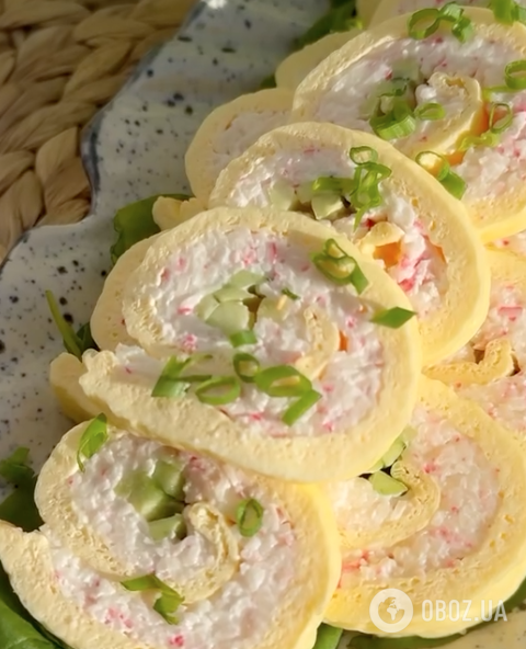 Вкусный крабовый рулет для пасхального стола: рецепт самой вкусной закуски за считанные минуты
