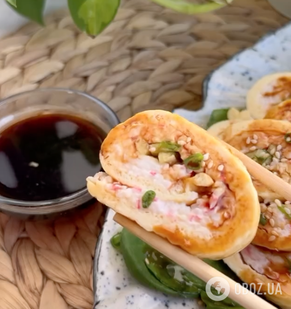 Вкусный крабовый рулет для пасхального стола: рецепт самой вкусной закуски за считанные минуты