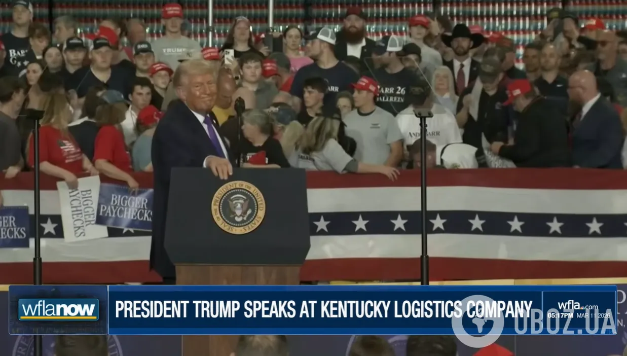 Літня прихильниця Трампа знепритомніла перед камерою та зірвала його промову: президент попросив ввімкнути пісню, поки її рятували