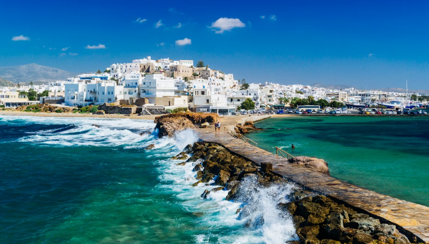 Для тих, хто любить тишу: 7 найкращих місць у Європі для соло-туристів