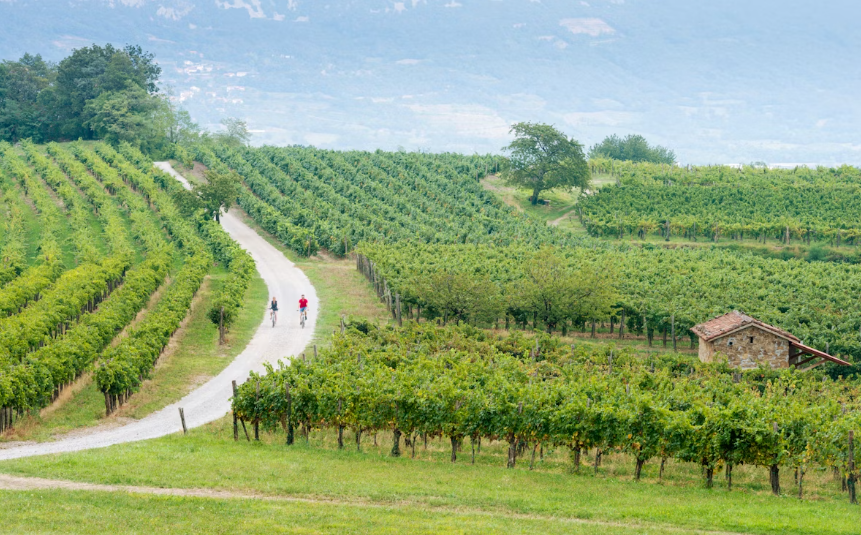 Для тих, хто любить тишу: 7 найкращих місць у Європі для соло-туристів