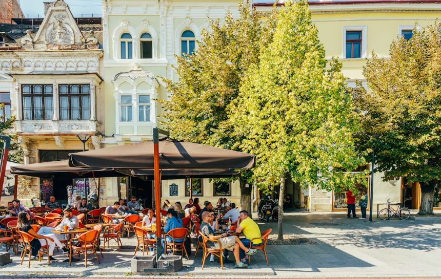 Для тих, хто любить тишу: 7 найкращих місць у Європі для соло-туристів
