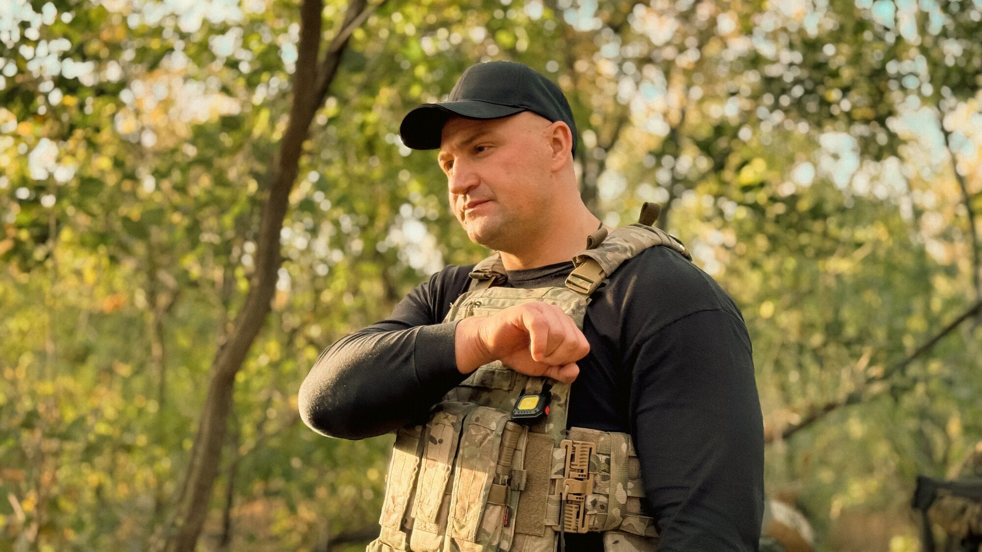 "Посилаю тобі силу та підтримку": голлівудська зірка Двейн Джонсон звернувся до військовослужбовця ЗСУ із позивним "Скеля". Відео