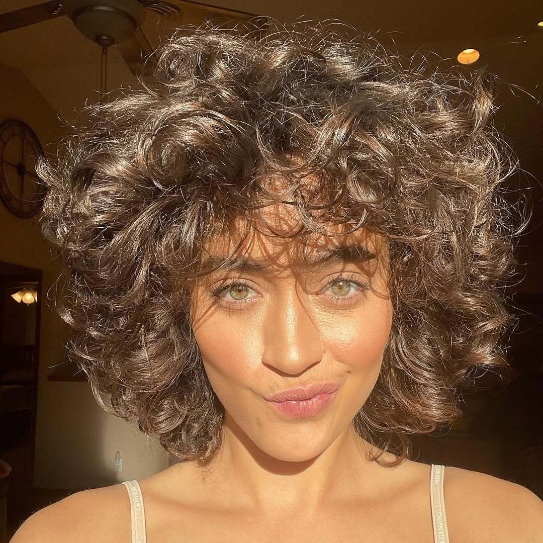 Додайте шари: 8 зачісок, які створять обʼєм у вас на голові