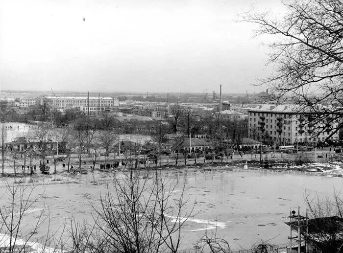 Потік пульпи знищував все на своєму шляху: 65 років тому у Києві сталась Куренівська трагедія. Фото