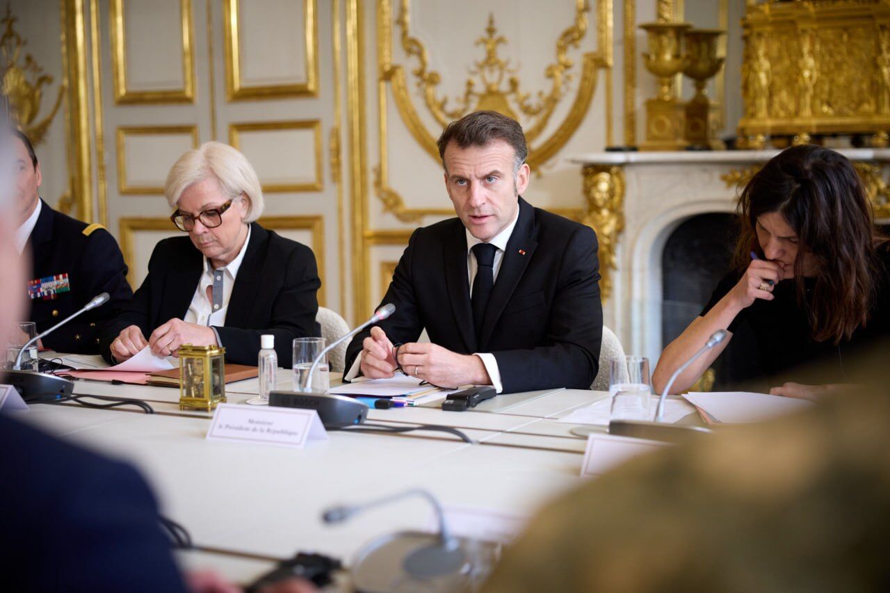 Оборонная помощь, санкции против РФ и не только: Зеленский в Париже обсудил с Макроном ряд вопросов. Фото, видео и все подробности