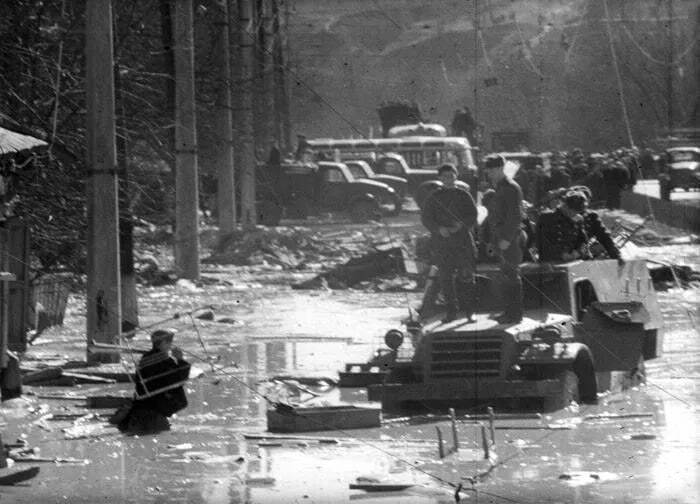 Потік пульпи знищував все на своєму шляху: 65 років тому у Києві сталась Куренівська трагедія. Фото