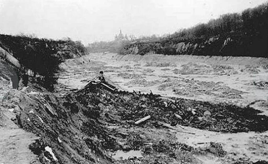Потік пульпи знищував все на своєму шляху: 65 років тому у Києві сталась Куренівська трагедія. Фото
