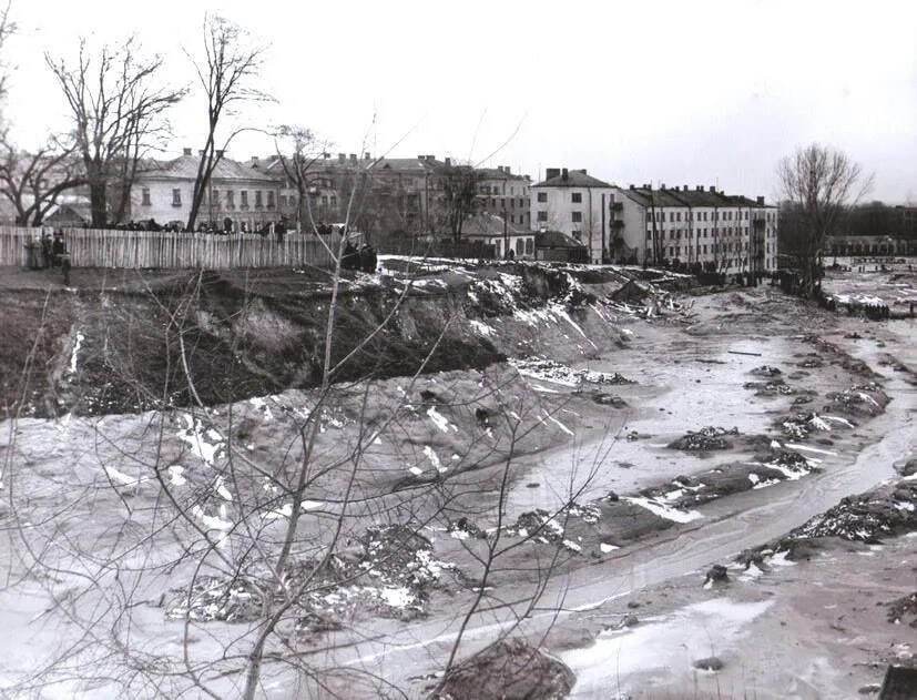 Потік пульпи знищував все на своєму шляху: 65 років тому у Києві сталась Куренівська трагедія. Фото