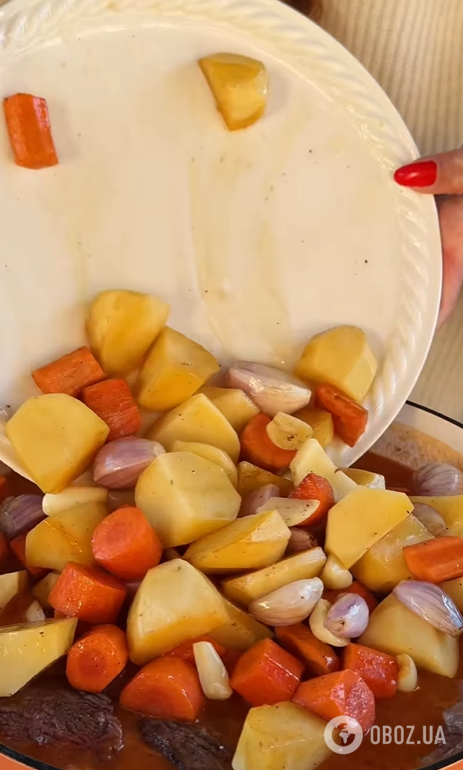 Соковита яловичина з овочами: підійде до будь-якого гарніру