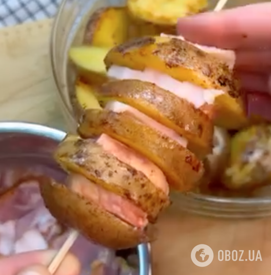 Як із печі: смачна запечена картопля із салом для вечері