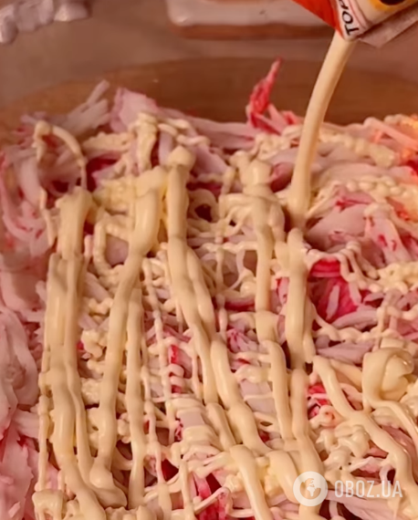 Салат "Сніговий краб" для святкового столу: найпростіший рецепт смачної страви