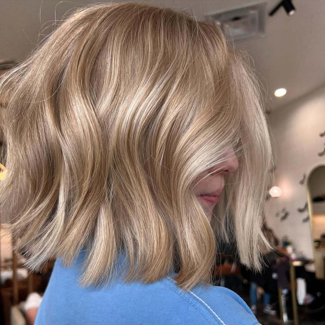 Додайте шари: 8 зачісок, які створять обʼєм у вас на голові