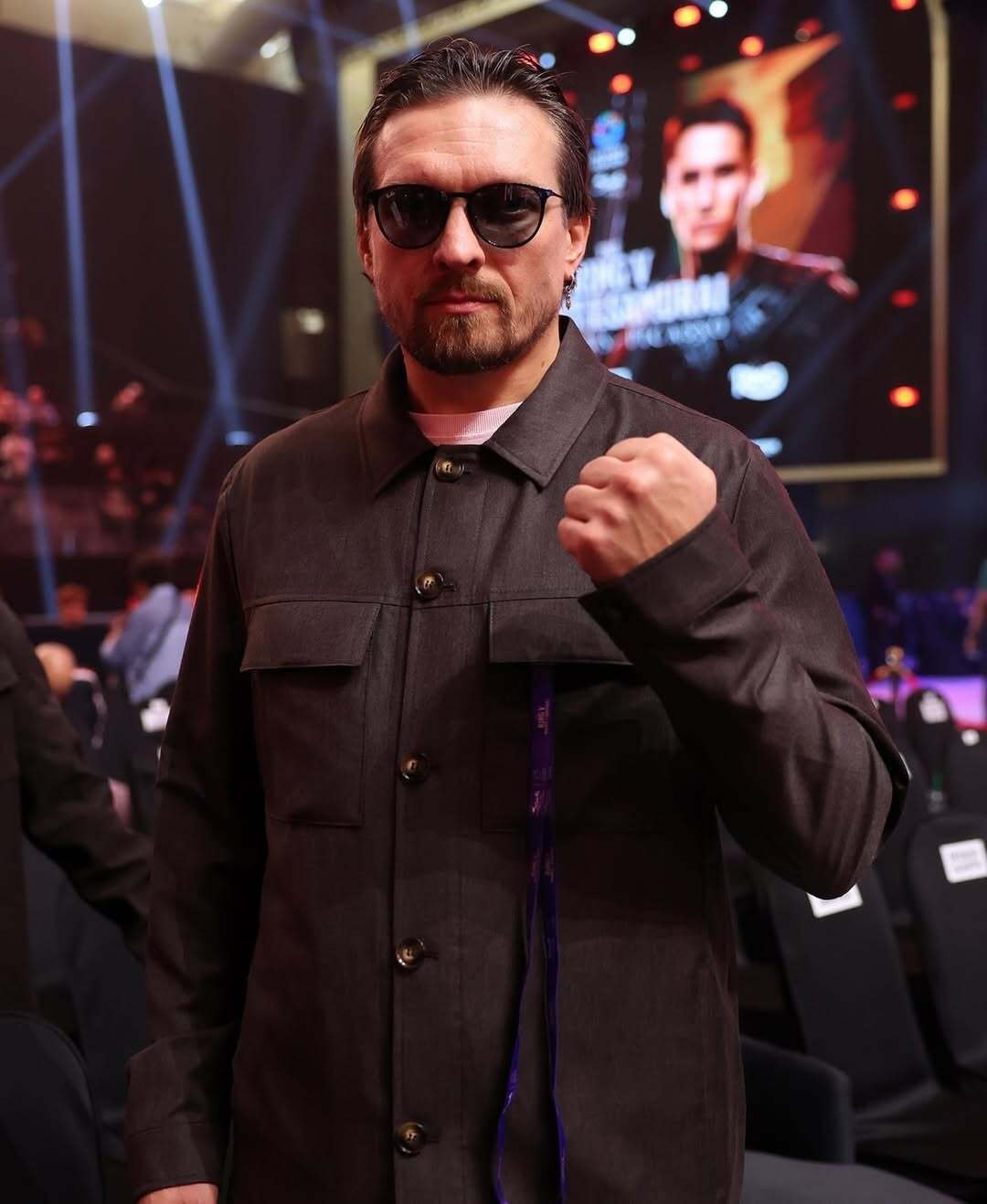 Без сорочки та в знаковому поясі: Олександр Усик знявся для обкладинки Vogue і розкрив, як досягнув вражаючих вершин у спорті