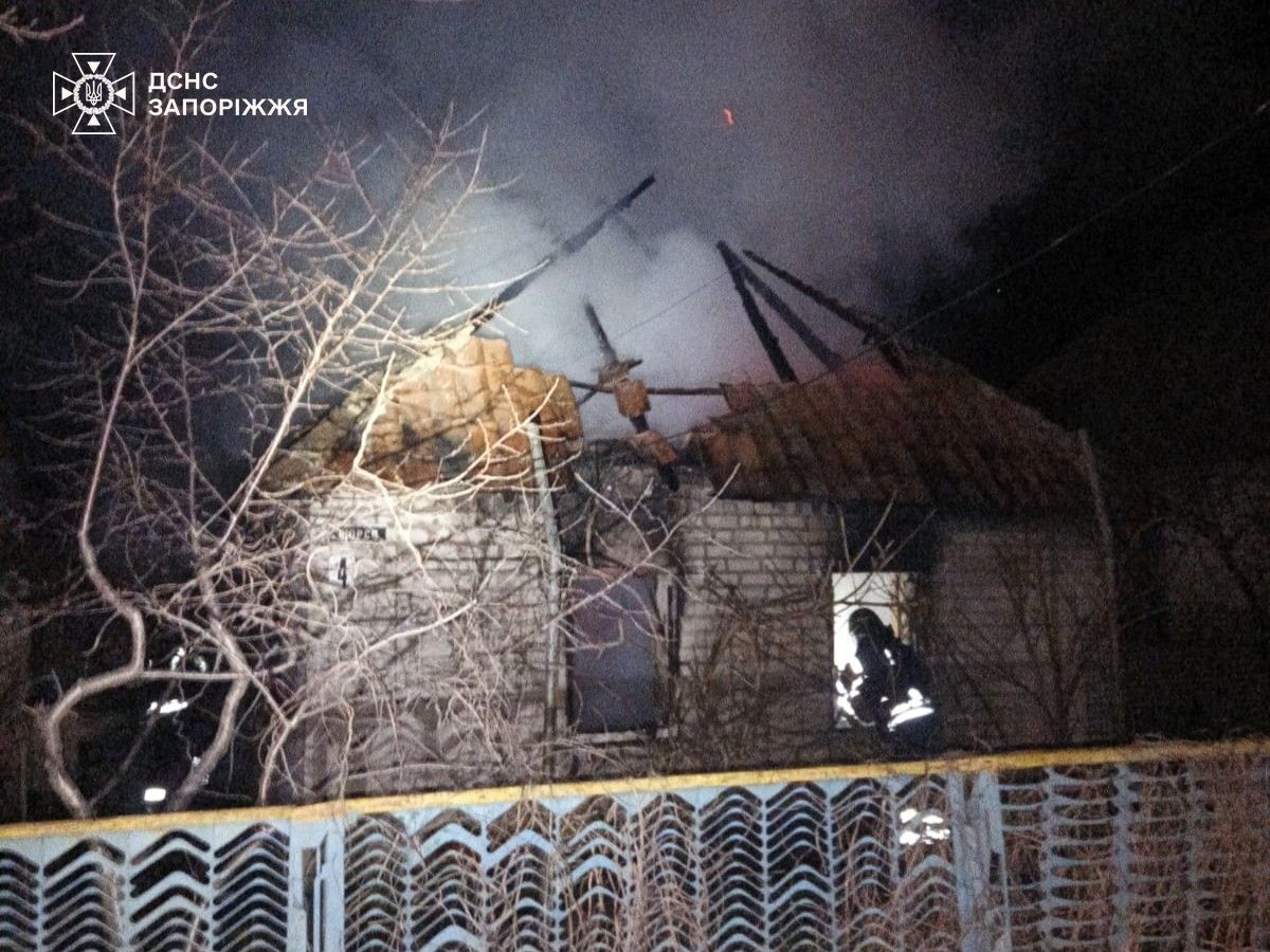 Оккупанты ударили по жилым домам на Запорожье: среди пострадавших – двое детей