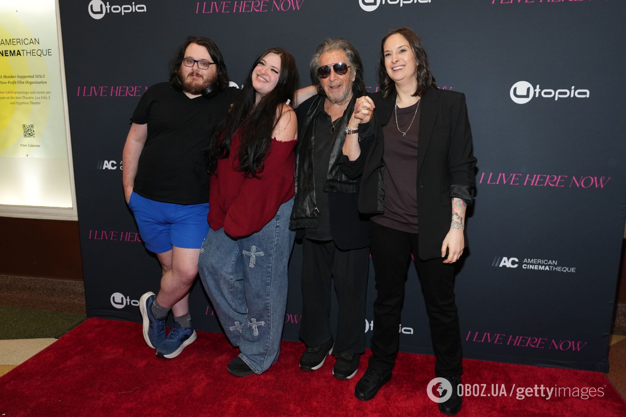 85-летний Аль Пачино впервые за долгое время вышел на красную дорожку с тремя старшими детьми. Редкие фото