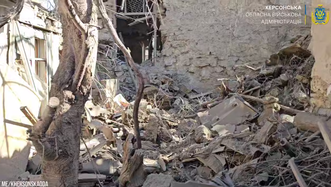 Оккупанты ударили по центру Херсона: пострадали трое детей