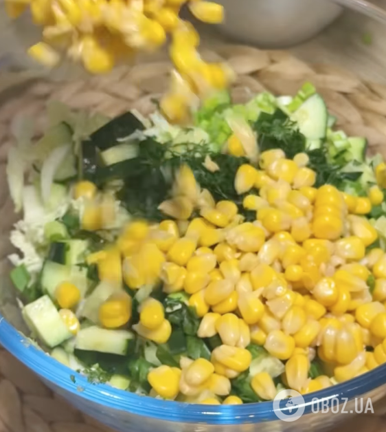 Корисний салат із пекінської капусти "Галя балувана": ділимося оригінальним рецептом