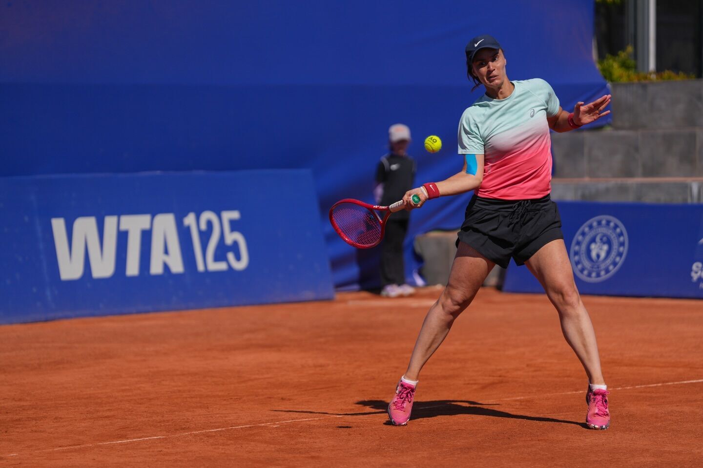 Украинская теннисистка с разгромом выиграла второй подряд престижный турнир. Видео