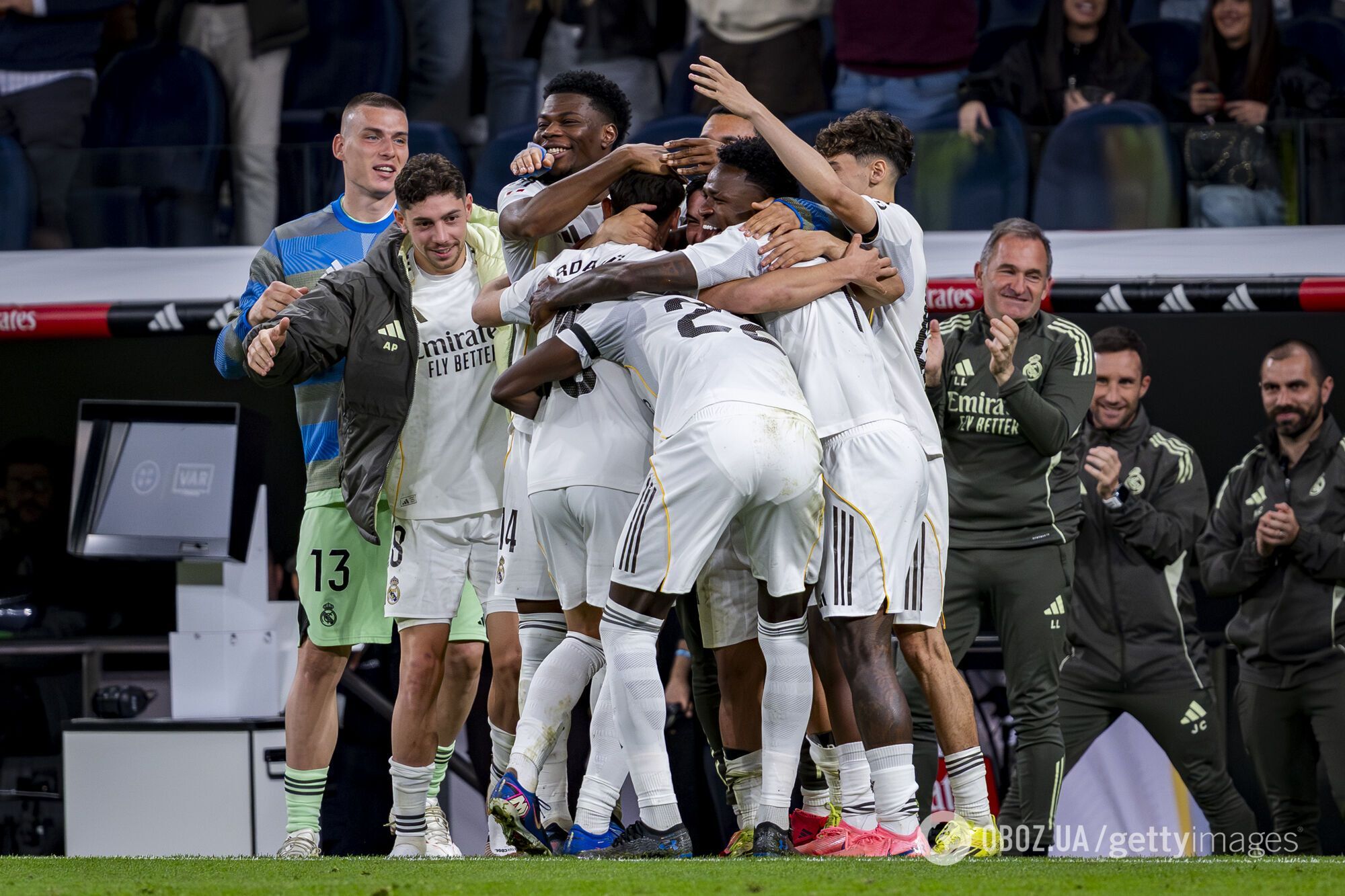 Футболіст "Реала" забив фантастичний гол зі своєї половини поля, вдаривши з 70 метрів. Відео