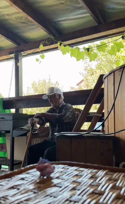 На 89-му році життя помер Дід Толя: чим прославився "найвідоміший дідусь України". Фото і відео