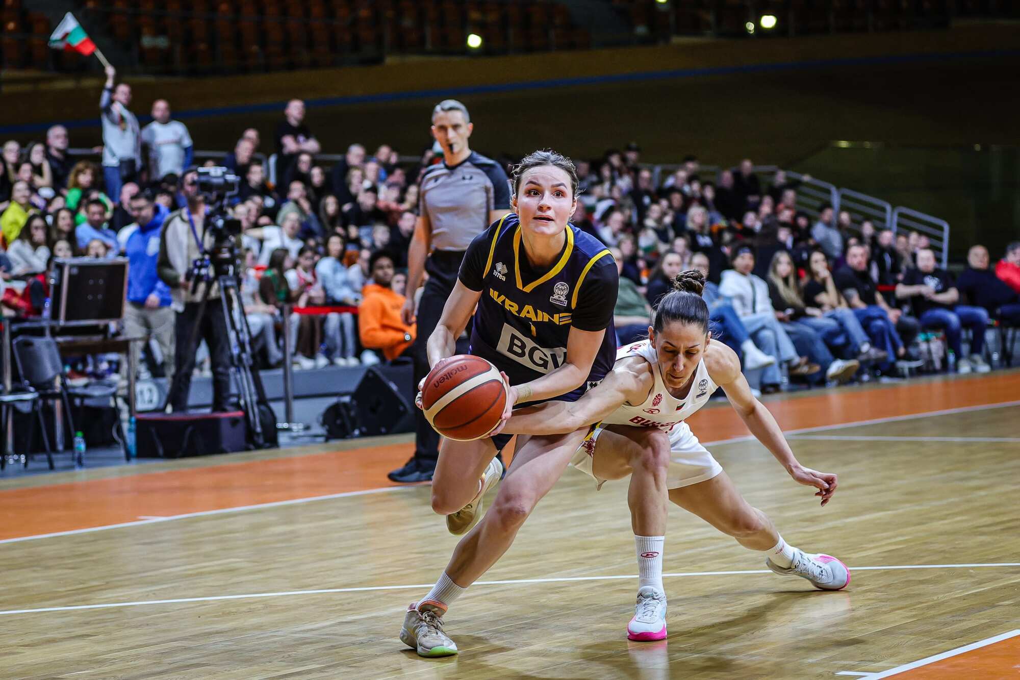 "Вони корчилися від болю": тренер збірної України розповів про незрозумілі рішення суддів, брудну гру болгарок і ключові помилки у відборі до ЧЄ-2027