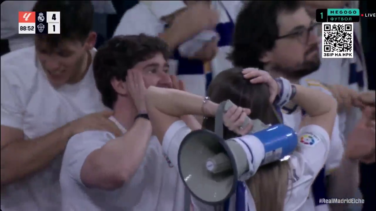 Футболіст "Реала" забив фантастичний гол зі своєї половини поля, вдаривши з 70 метрів. Відео