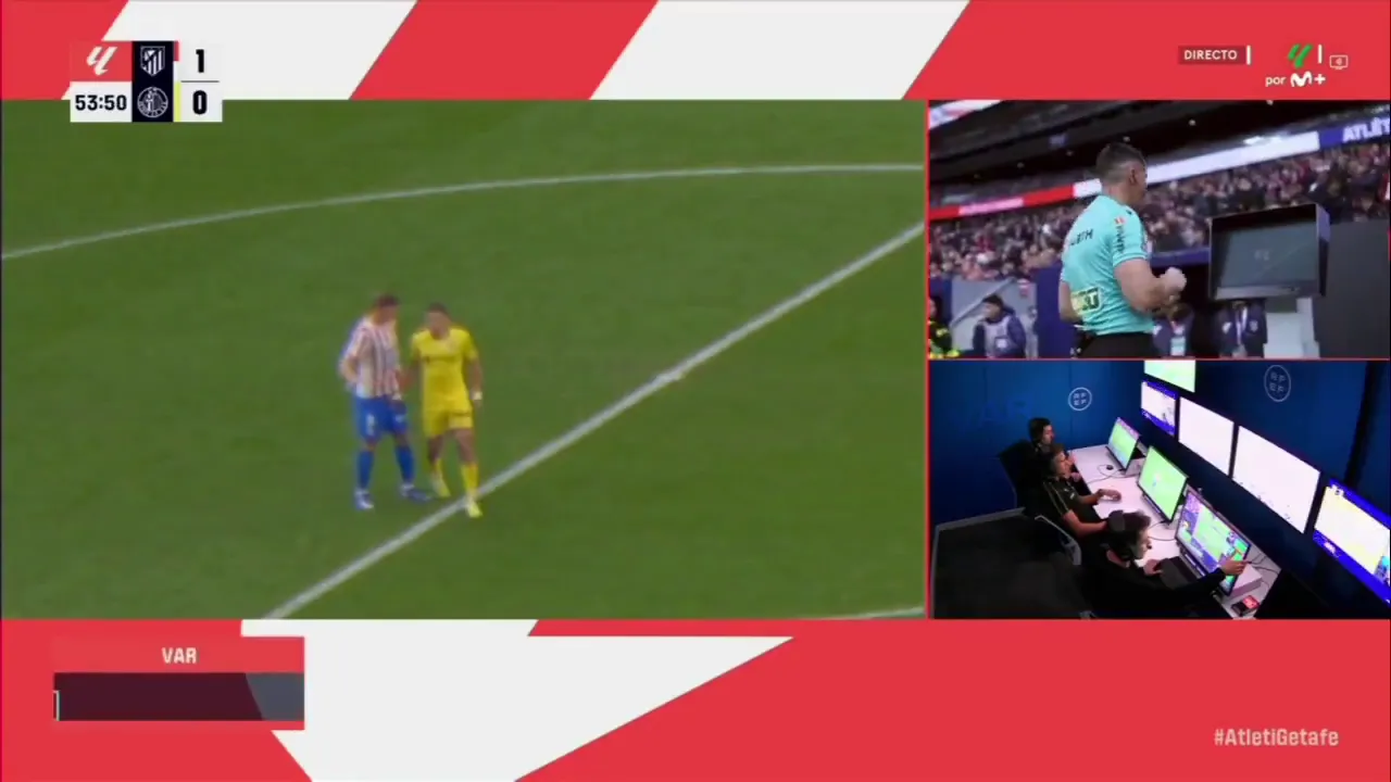 Марокканський футболіст здійснив "шокуючий вчинок" у матчі чемпіонату Іспанії і був покараний. Відео