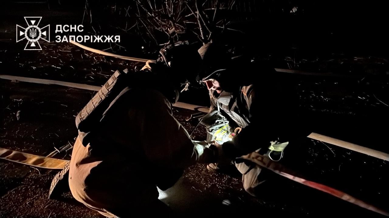 "Бабуся дуже кричала": мешканці Запоріжжя розповіли про російську атаку і її наслідки. Фото і відео