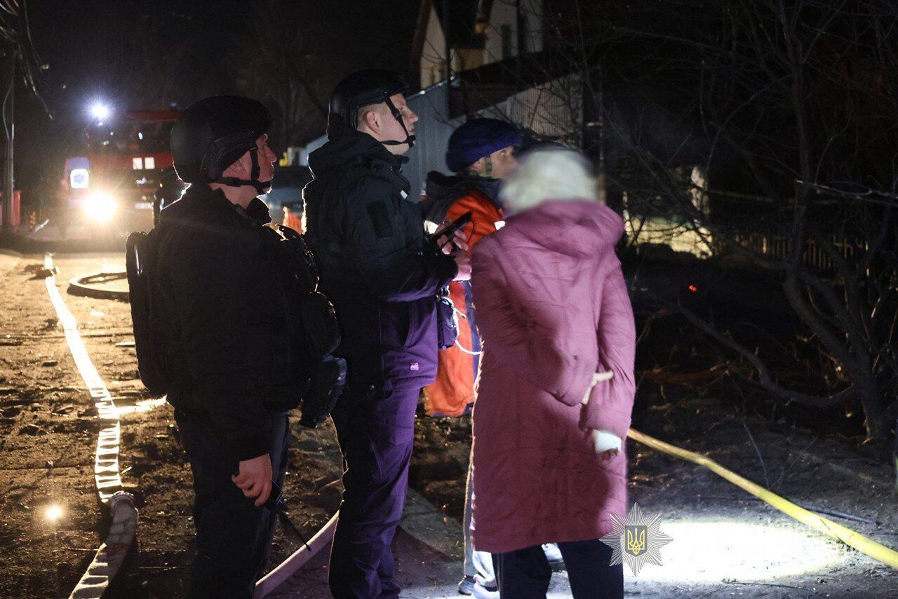 "Бабуся дуже кричала": мешканці Запоріжжя розповіли про російську атаку і її наслідки. Фото і відео