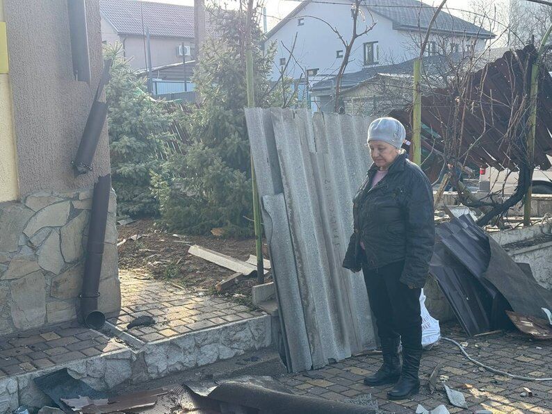 "Бабуся дуже кричала": мешканці Запоріжжя розповіли про російську атаку і її наслідки. Фото і відео