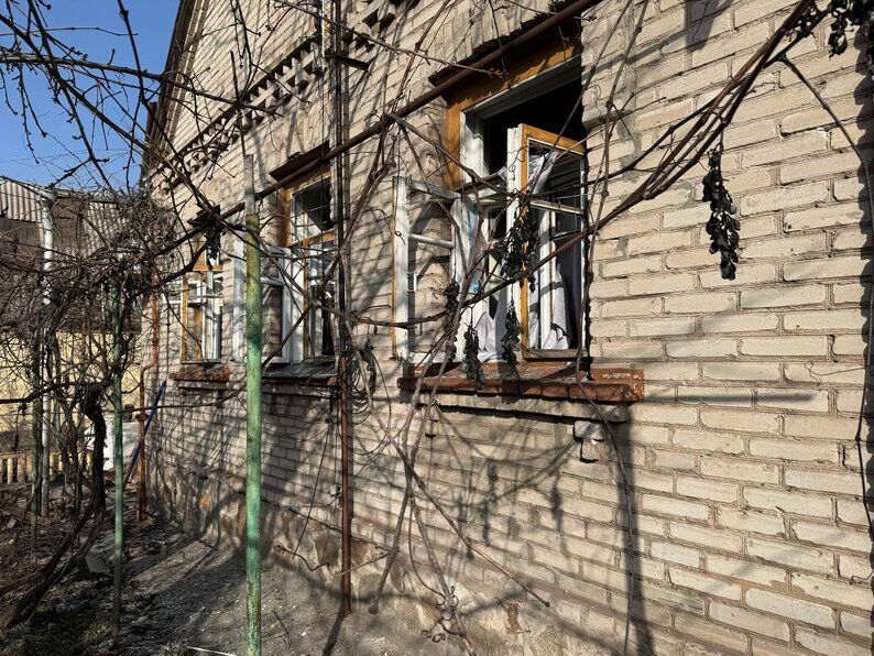 "Бабуся дуже кричала": мешканці Запоріжжя розповіли про російську атаку і її наслідки. Фото і відео