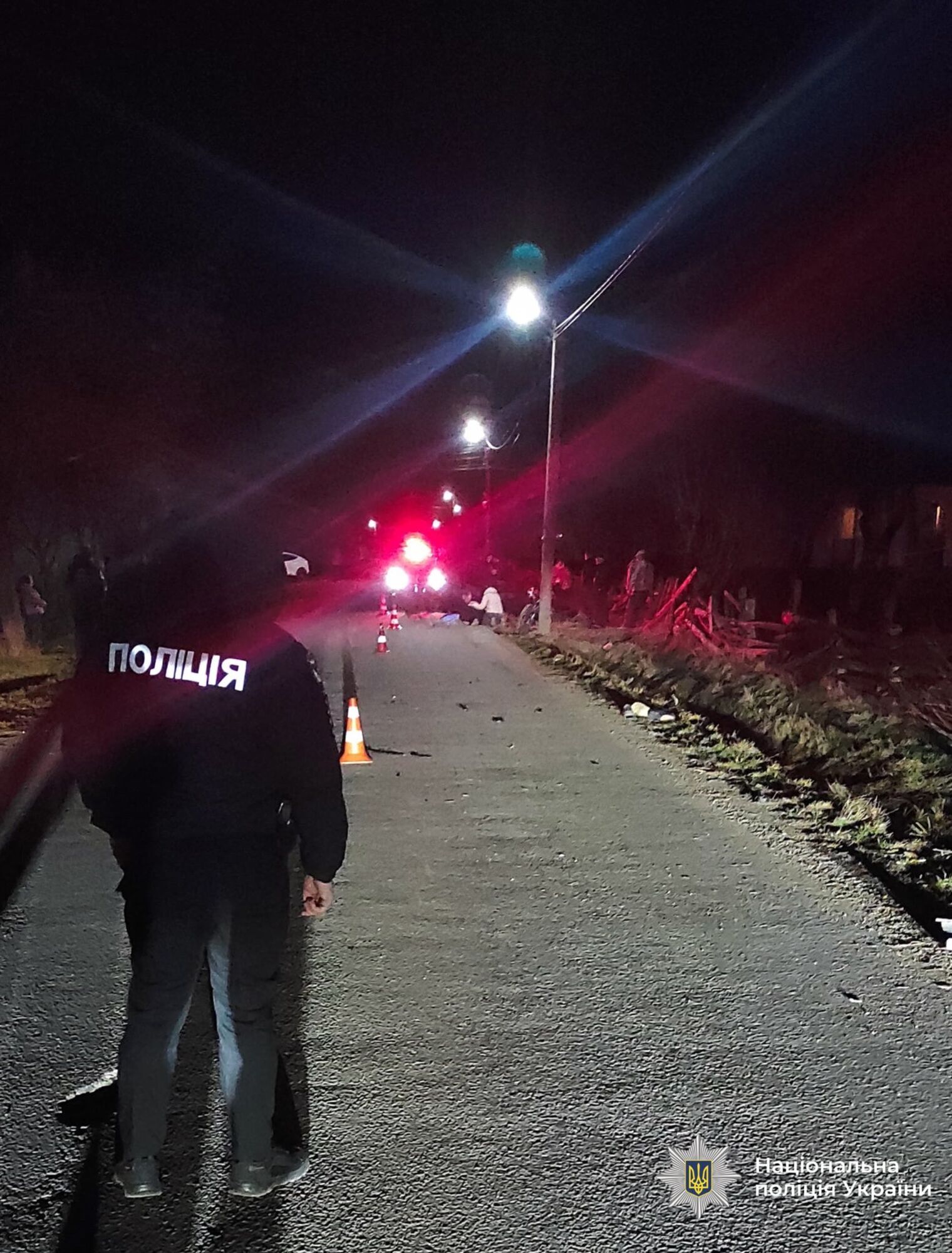 Смертельна ДТП на Прикарпатті: військовий в СЗЧ наїхав на двох дівчат, одна загинула на місці. Фото