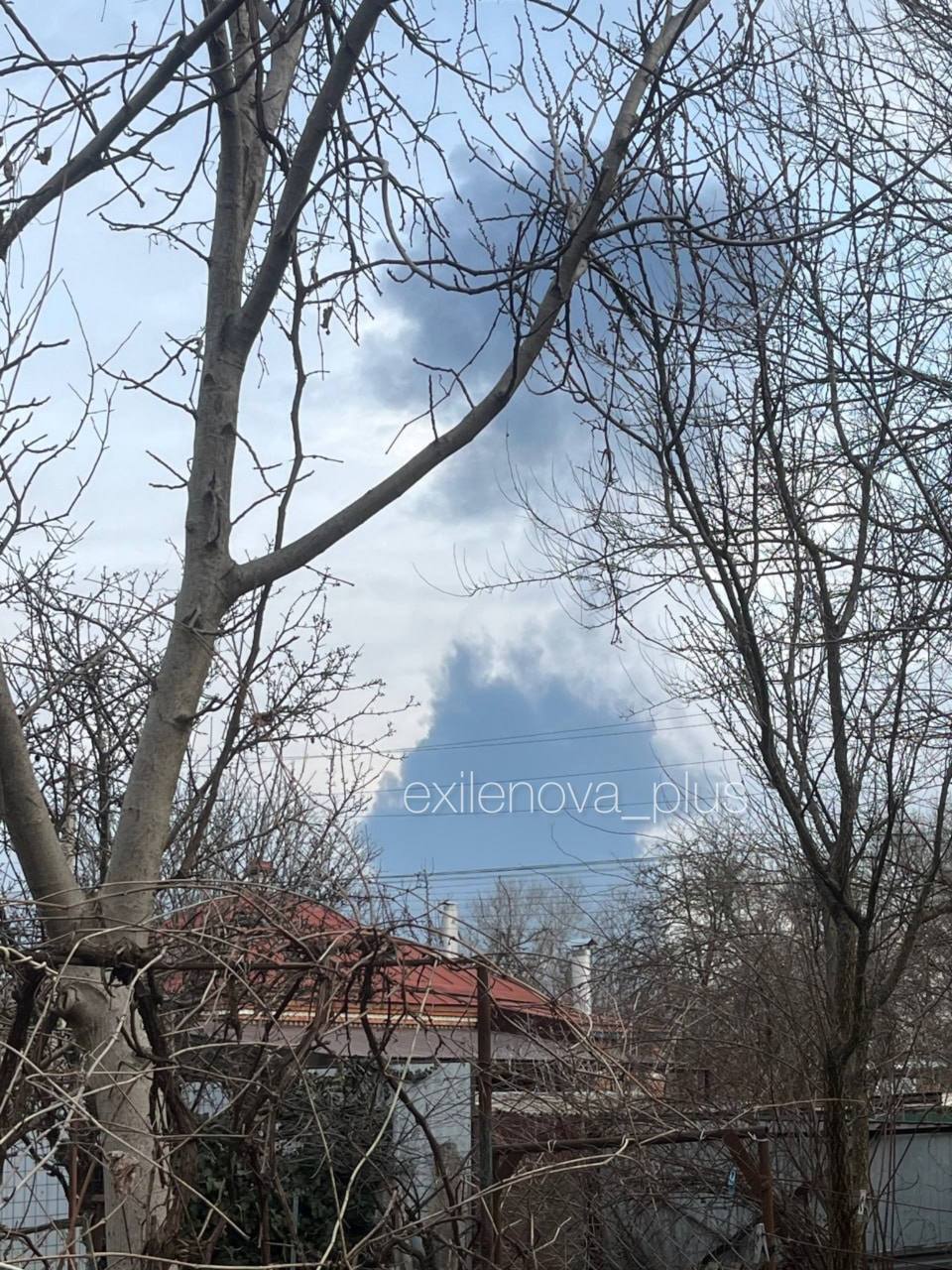 В российском Лабинске атакована нефтебаза: произошел мощный пожар. Фото и видео