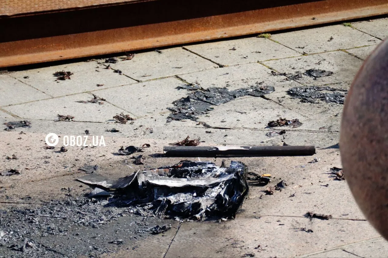 У центрі Києві уламки дрона впали біля Монументу Незалежності. Подробиці фото та відео