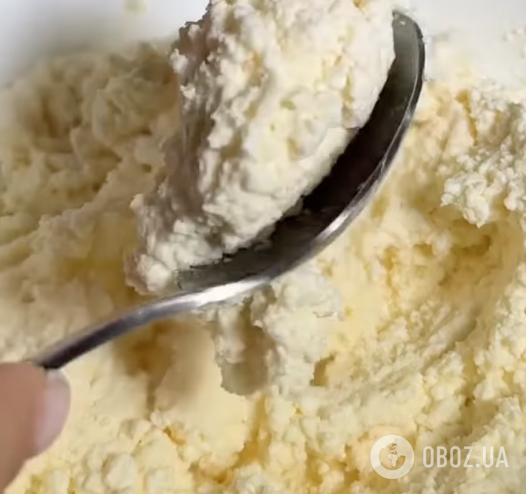 Сырники, которые не будут распадаться и гореть: рассказываем, что обязательно добавить в тесто