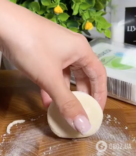 Сырники, которые не будут распадаться и гореть: рассказываем, что обязательно добавить в тесто