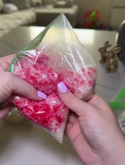 Как покрасить яйца на Пасху в разные цвета: самый быстрый способ