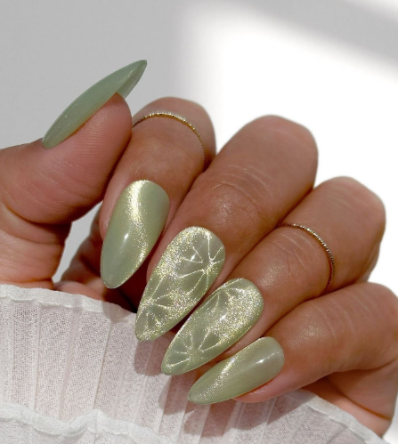 Яскраві і стильні: 5 кольорів манікюру, які перенесуть вас у літо