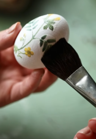 Красители не нужны: простой способ украсить яйца на Пасху: как украсить яйца на Пасху