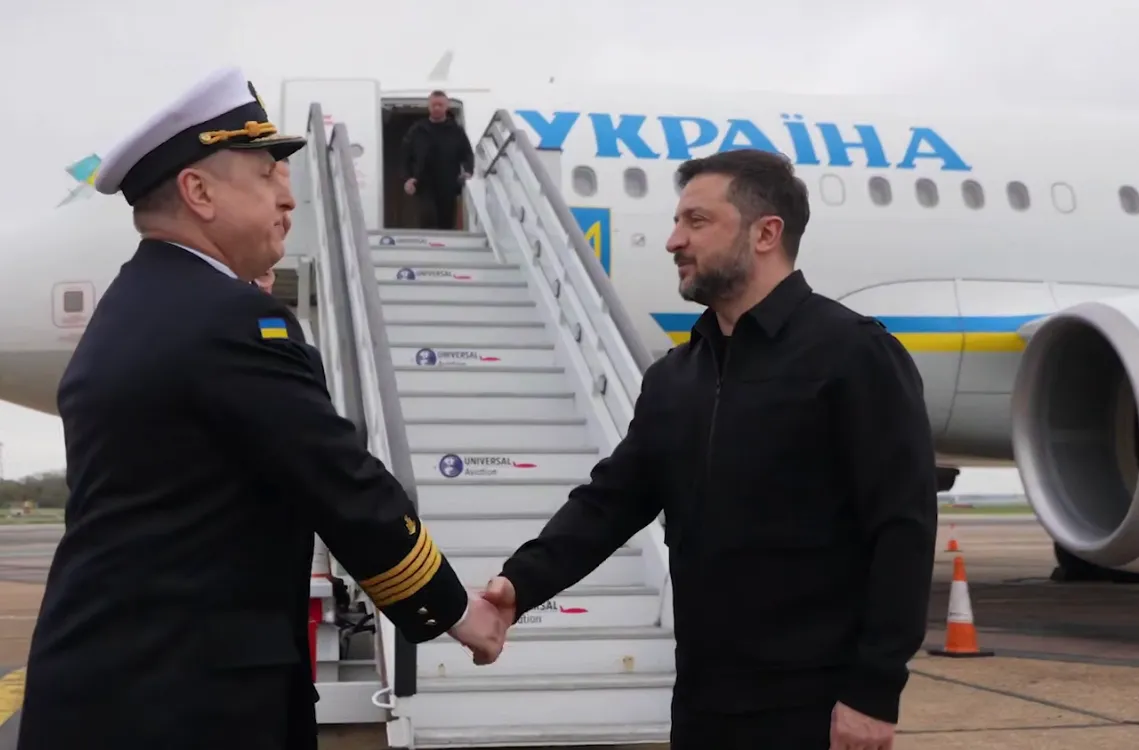 Зеленський прибув до Лондона: заплановано зустрічі з Чарльзом ІІІ, Стармером і Рютте. Відео і всі подробиці